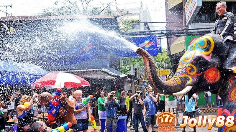 สาดความสนุก: สุดยอดคู่มือสำหรับสงกรานต์ปี 2567 และเหตุใด Jolly88 จึงเป็นทางออกที่ดีที่สุดสำหรับการฉลองปีใหม่ของประเทศไทย